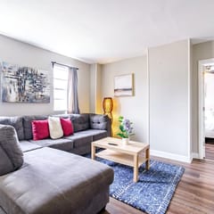 🌿Casa Dos by Jungle House | Downtown & Short North | Private Parking | 5,800+ Reviews | Near Convention Center & Nationwide Arena & Ohio State | Walk to High Street