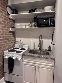 🌿 The Brickbox by Jungle House | Downtown & Short North | Near OSU, Arena & Convention Center | Private Parking - Image 4