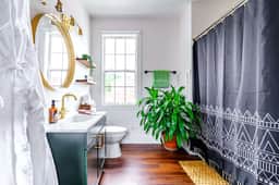 🌿 Jungle Nook by Jungle House | Downtown Chillicothe | Private Parking | 5,800+ Reviews | Walk to Historic District - Image 3