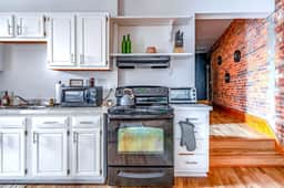 🌿Book Loft by Jungle House | Downtown & Short North | Free Parking | 5,800+ Reviews | Near Convention Center & Nationwide Arena & Ohio State | Right on High Street - Image 5