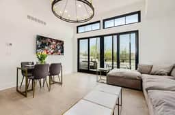 🌿Jungle Luna by Jungle House | Downtown & Short North | Garage Parking | 5,800+ Reviews | Near Convention Center & Nationwide Arena & Ohio State | Walk to High Street - Image 4