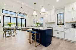 🌿Jungle Luna by Jungle House | Downtown & Short North | Garage Parking | 5,800+ Reviews | Near Convention Center & Nationwide Arena & Ohio State | Walk to High Street - Image 2