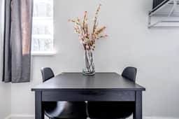 🌿Casa Dos by Jungle House | Downtown & Short North | Private Parking | 5,800+ Reviews | Near Convention Center & Nationwide Arena & Ohio State | Walk to High Street - Image 5