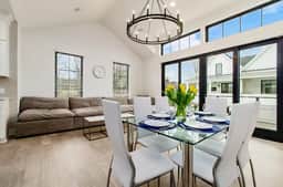 🌿Jungle Sol by Jungle House | Downtown & Short North | Garage Parking | 5,800+ Reviews | Near Convention Center & Nationwide Arena & Ohio State | Walk to High Street - Image 5
