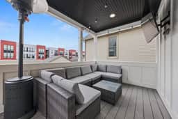 🌿Casa Blanca by Jungle House | Walk to High Street | Near Convention Center, OSU & Nationwide Arena | Downtown & Short North | 5,800+ Reviews | Free Parking - Image 2
