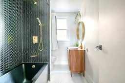 🌿Jungle Gem by Jungle House | Walk to High Street | Private Parking | 5,800+ Reviews | Downtown & Short North | Near OSU & Nationwide Arena - Image 3