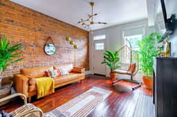 🌿Junglalow by Jungle House | Downtown & Short North | Free Parking | 5,800+ Reviews | Near Convention Center & Nationwide Arena & Ohio State | Walk to High Street - Image 2