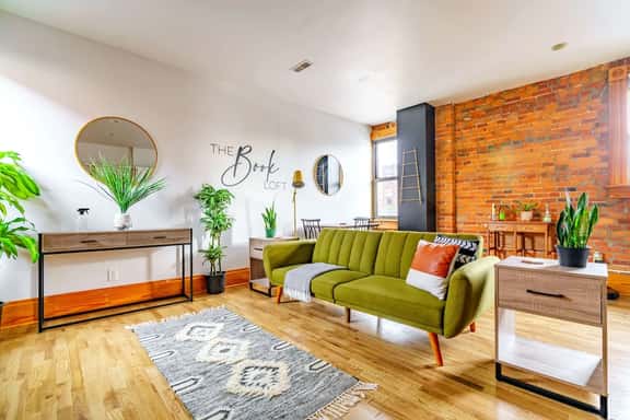 🌿Book Loft by Jungle House | Downtown & Short North | Free Parking | 5,800+ Reviews | Near Convention Center & Nationwide Arena & Ohio State | Right on High Street - Image 1