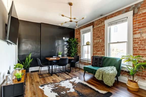 🌿 Jungle Crest by Jungle House | Near OSU, Convention Center & Nationwide Arena | Downtown & German Village | Walk to High Street | 5,800+ Reviews | Free Parking - Image 1