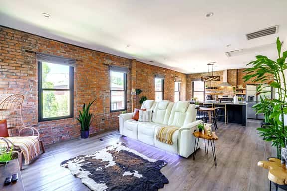 🌿Jungle Vibe by Jungle House | Downtown & Short North | Free Parking | 5,800+ Reviews | Near Convention Center & Nationwide Arena & Ohio State | Walk to High Street - Image 1
