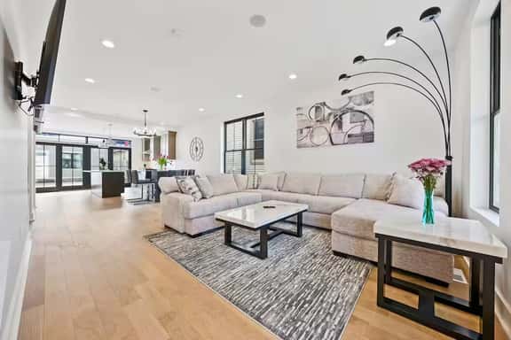 🌿Casa Blanca by Jungle House | Walk to High Street | Near Convention Center, OSU & Nationwide Arena | Downtown & Short North | 5,800+ Reviews | Free Parking - Image 1