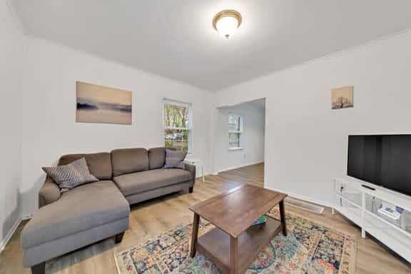🌿 Jungle Dalia by Jungle House | Near Nationwide Arena, OSU & Convention Center | Downtown & Short North | Free Parking | 5,800+ Reviews - Image 1