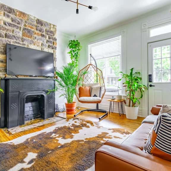 🌿 Jungle Fever by Jungle House | Walk to High Street | Near Convention Center, OSU & Nationwide Arena | Downtown & Short North | 5,800+ Reviews | Private Parking - Image 1