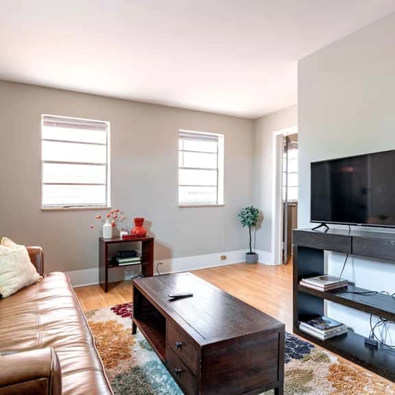 🌿Casa Quatro by Jungle House | Downtown & Short North | Private Parking | 5,800+ Reviews | Near Convention Center & Nationwide Arena & Ohio State | Walk to High Street - Image 1