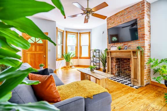 🌿 Jungle Cabin by Jungle House | Close to OSU, Convention Center & Nationwide Arena | 5,800+ Reviews | Downtown & Short North | Free Parking - Image 4