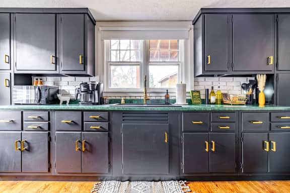 🌿 Jungle Thyme by Jungle House | Downtown Chillicothe | Walk to Historic District | 5,800+ Reviews | Private Parking - Image 4