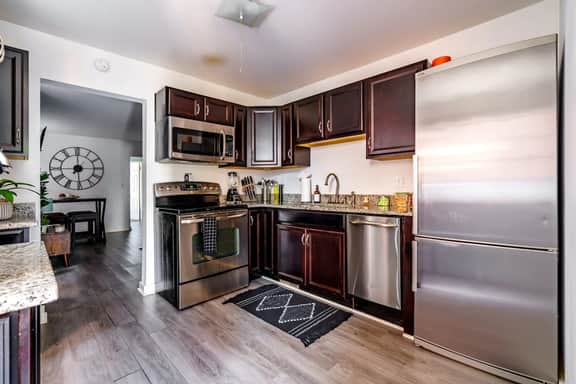 🌿Casa Uno by Jungle House | Downtown & Short North | Private Parking | 5,800+ Reviews | Near Convention Center & Nationwide Arena & Ohio State | Walk to High Street - Image 4