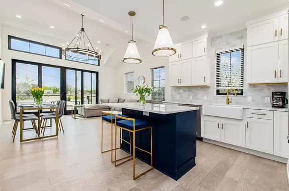 🌿Jungle Luna by Jungle House | Downtown & Short North | Garage Parking | 5,800+ Reviews | Near Convention Center & Nationwide Arena & Ohio State | Walk to High Street - Image 2