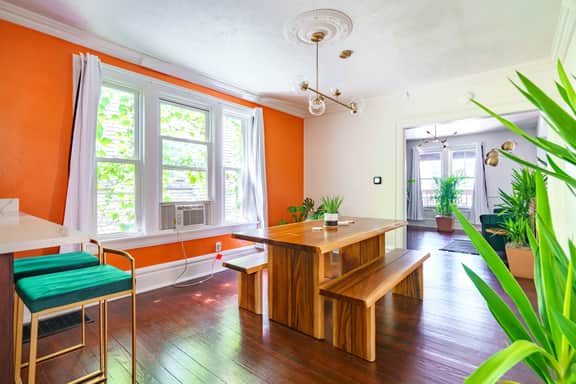 🌿Jungle Casa by Jungle House | Near Nationwide Arena, Convention Center & OSU | Downtown & Short North | Walkable to High Street | 5,800+ Reviews | Private Parking - Image 4