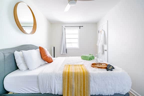 🌿Casa Tres by Jungle House | Downtown & Short North | Private Parking | 5,800+ Reviews | Near Convention Center & Nationwide Arena & Ohio State | Walk to High Street - Image 4