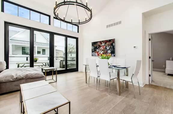 🌿Jungle Sol by Jungle House | Downtown & Short North | Garage Parking | 5,800+ Reviews | Near Convention Center & Nationwide Arena & Ohio State | Walk to High Street - Image 4