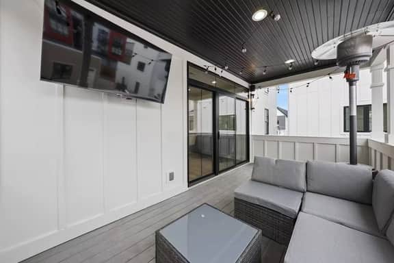 🌿Casa Cielo by Jungle House | Walk to High Street | Near Convention Center, OSU & Nationwide Arena | Downtown & Short North | 5,800+ Reviews | Free Parking - Image 5