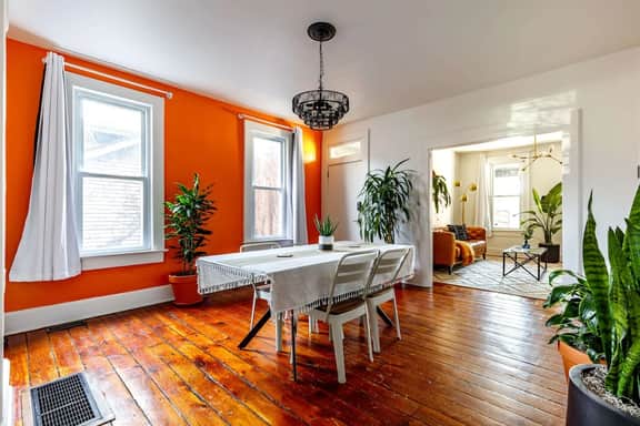 🌿Casita Verde by Jungle House | Near Convention Center, OSU & Nationwide Arena | Walk to High Street | Downtown & Short North | 5,800+ Reviews | Free Parking - Image 4