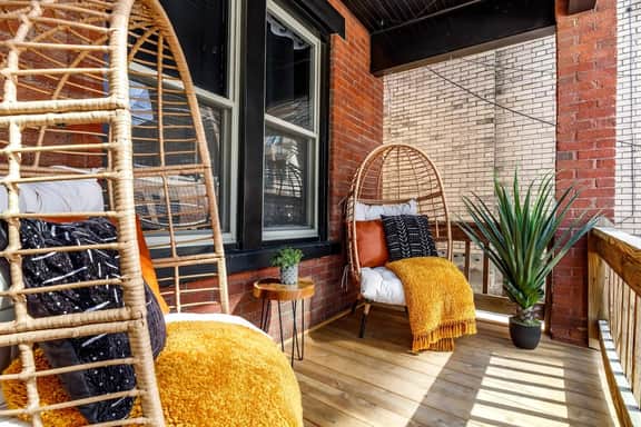 🌿Jungle Nook by Jungle House | 5,800+ Reviews | Near Convention Center, OSU & Nationwide Arena | Walk to High Street | Downtown & Short North | Private Parking - Image 2