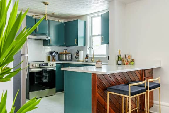 🌿Jungle Nook by Jungle House | 5,800+ Reviews | Near Convention Center, OSU & Nationwide Arena | Walk to High Street | Downtown & Short North | Private Parking - Image 4