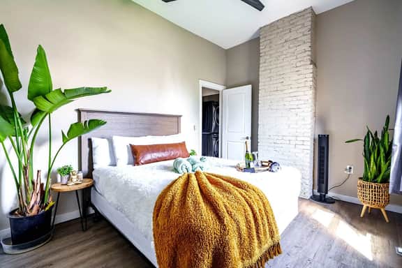 🌿Jungle Vibe by Jungle House | Downtown & Short North | Free Parking | 5,800+ Reviews | Near Convention Center & Nationwide Arena & Ohio State | Walk to High Street - Image 4
