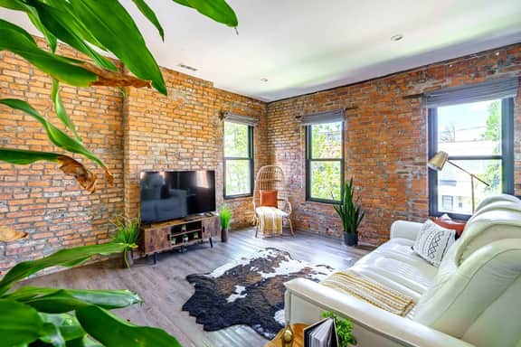 🌿Jungle Vibe by Jungle House | Downtown & Short North | Free Parking | 5,800+ Reviews | Near Convention Center & Nationwide Arena & Ohio State | Walk to High Street - Image 5