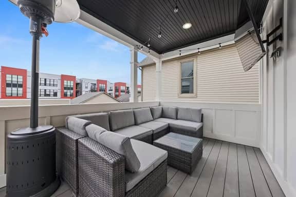 🌿Casa Blanca by Jungle House | Walk to High Street | Near Convention Center, OSU & Nationwide Arena | Downtown & Short North | 5,800+ Reviews | Free Parking - Image 2