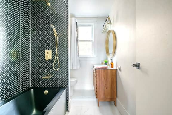 🌿Jungle Gem by Jungle House | Walk to High Street | Private Parking | 5,800+ Reviews | Downtown & Short North | Near OSU & Nationwide Arena - Image 3
