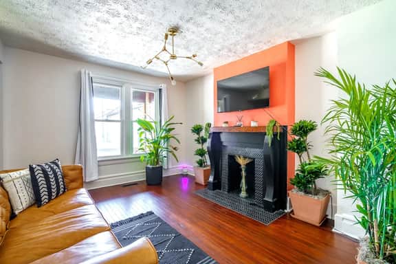 🌿Jungle Gem by Jungle House | Walk to High Street | Private Parking | 5,800+ Reviews | Downtown & Short North | Near OSU & Nationwide Arena - Image 2