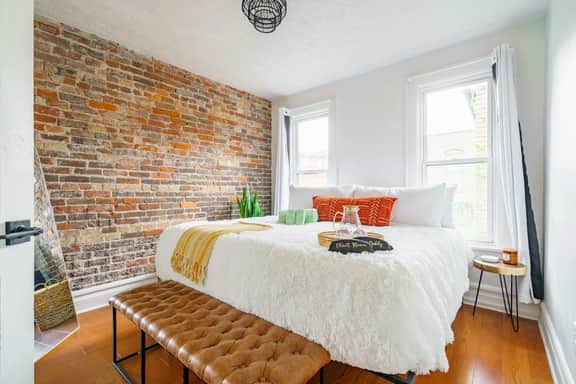🌿Bamboo Bungalow by Jungle House | 5,800+ Reviews | Walk to High Street | Private Parking | Downtown & Short North | Near Convention Center, OSU & Nationwide Arena - Image 3